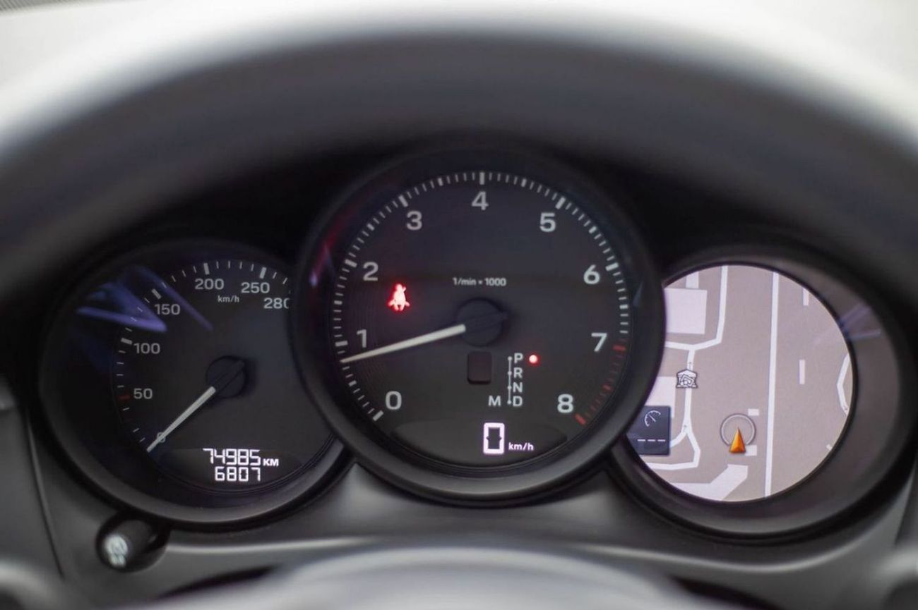 Porsche Macan STD 2023 GCC specs