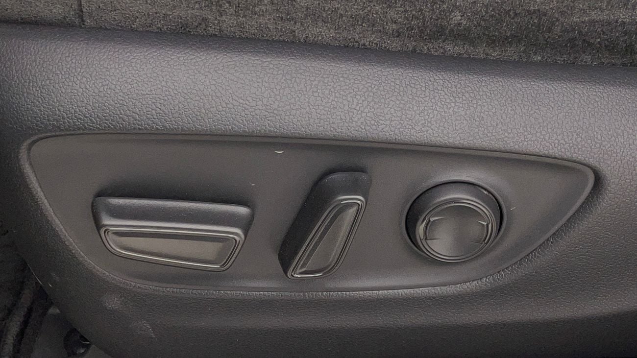 تويوتا لاند كروزر GXR 4 | بدون دفعة مقدمة | اختبار القيادة في المنزل