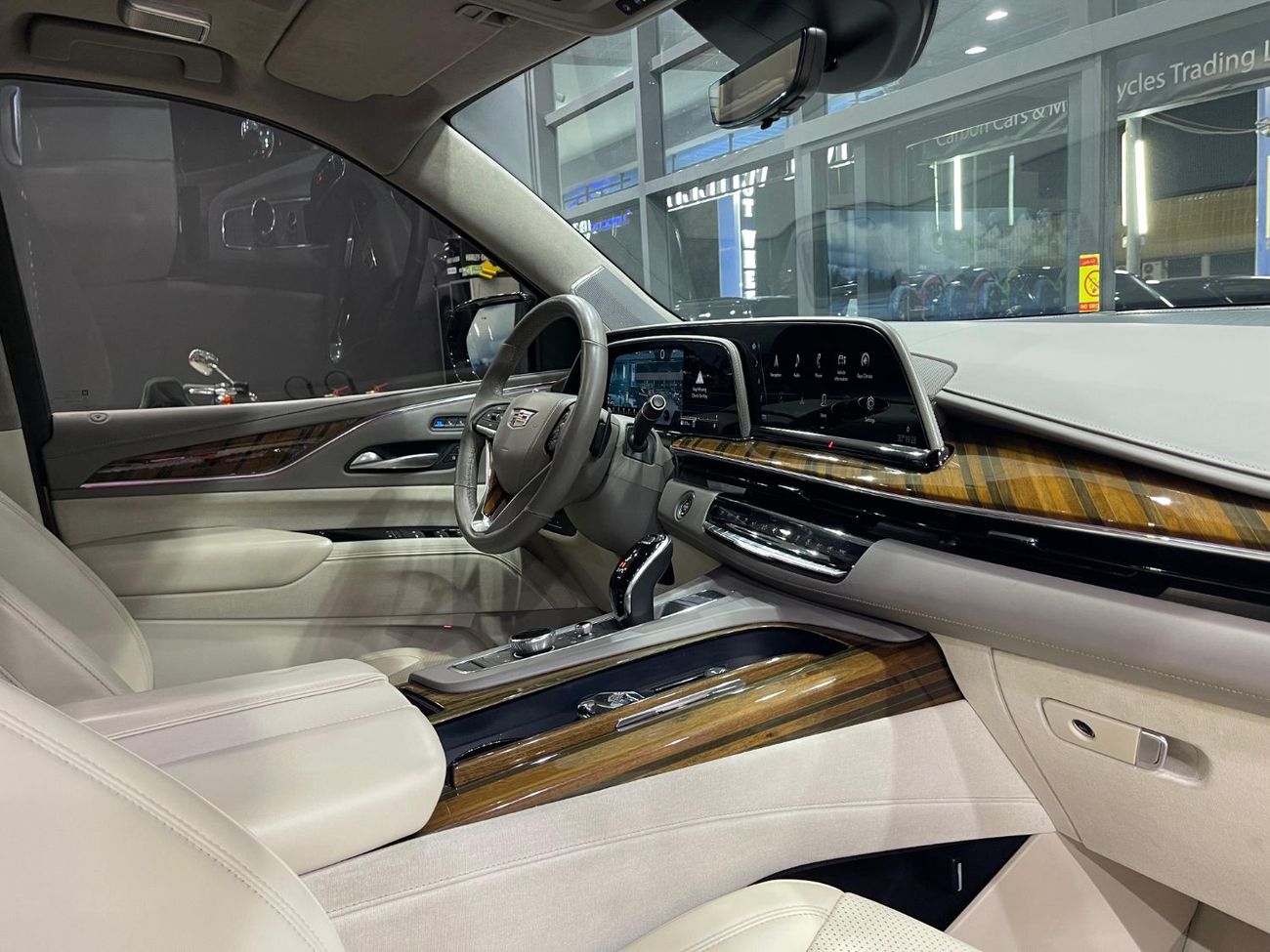 كاديلاك إسكالاد Premium Luxury 6.2L 4WD