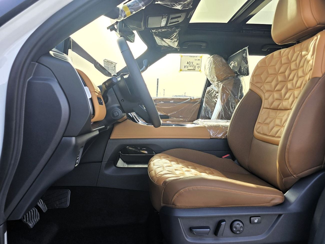 Nissan Patrol Nissan Patrol LE Platinum City 3.5l Twin turbo petrol A/T 4WD SUV White  Color Inside Tan GCC 2026 M