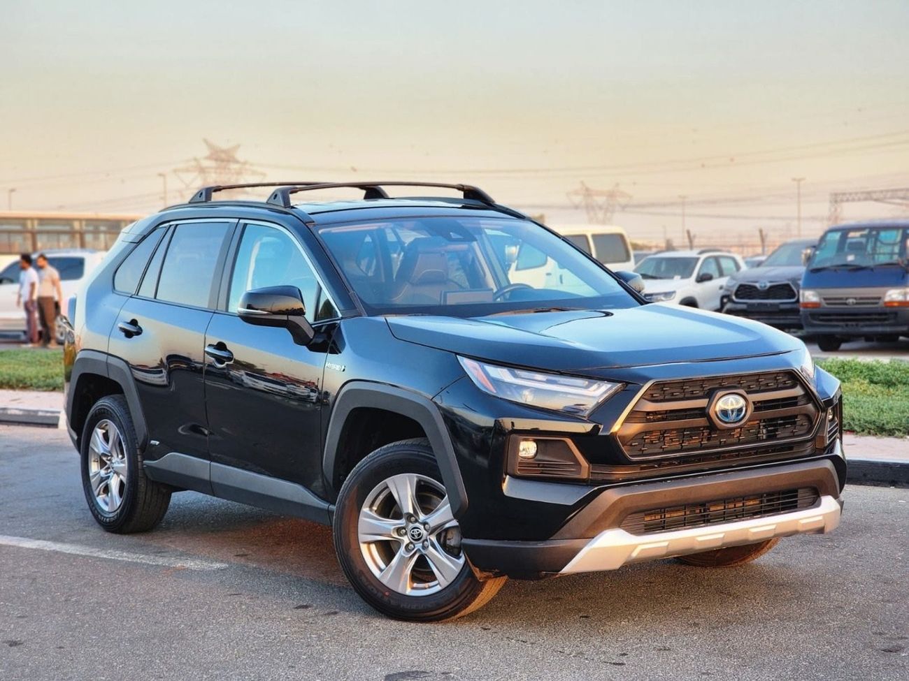 تويوتا راف ٤ LE 2.5L (219 HP) TOYOTA RAV4 Hybrid 2.5L (219 HP)