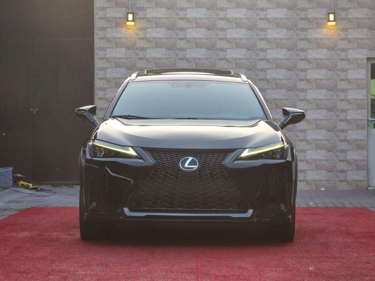 لكزس UX 200 F Sport Platinum 2.0L (169 HP)