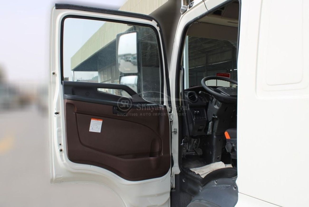 Hino 500 LHD FD 1024 TRUCK DRY BOX 7 TON EURO 4 2023MY