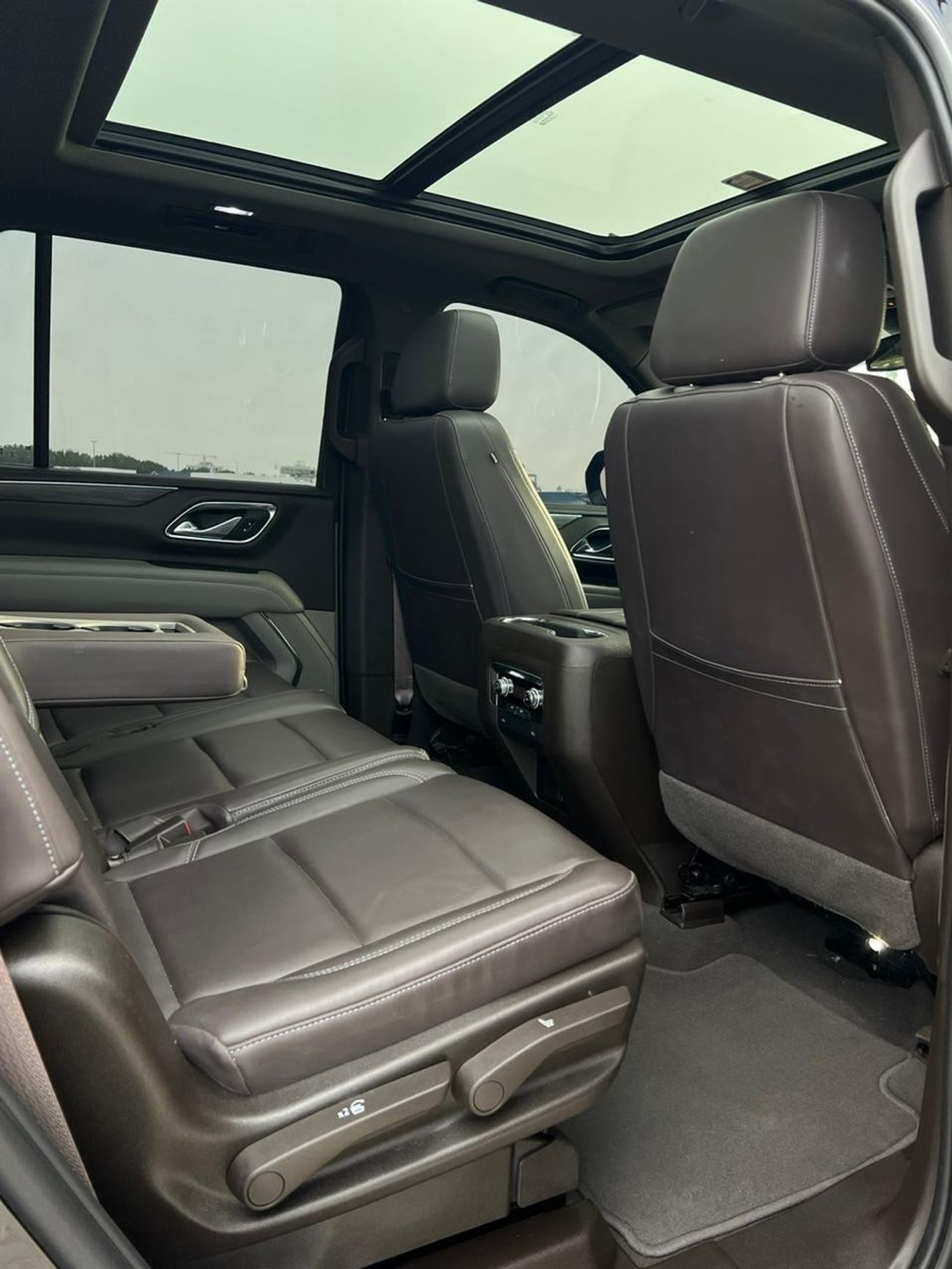 جي أم سي يوكون جيمس يوكن اس ال تي  موديل 2023   مواصفات خليجية  صبغ وكالة بدون حوادث تحت الضمان