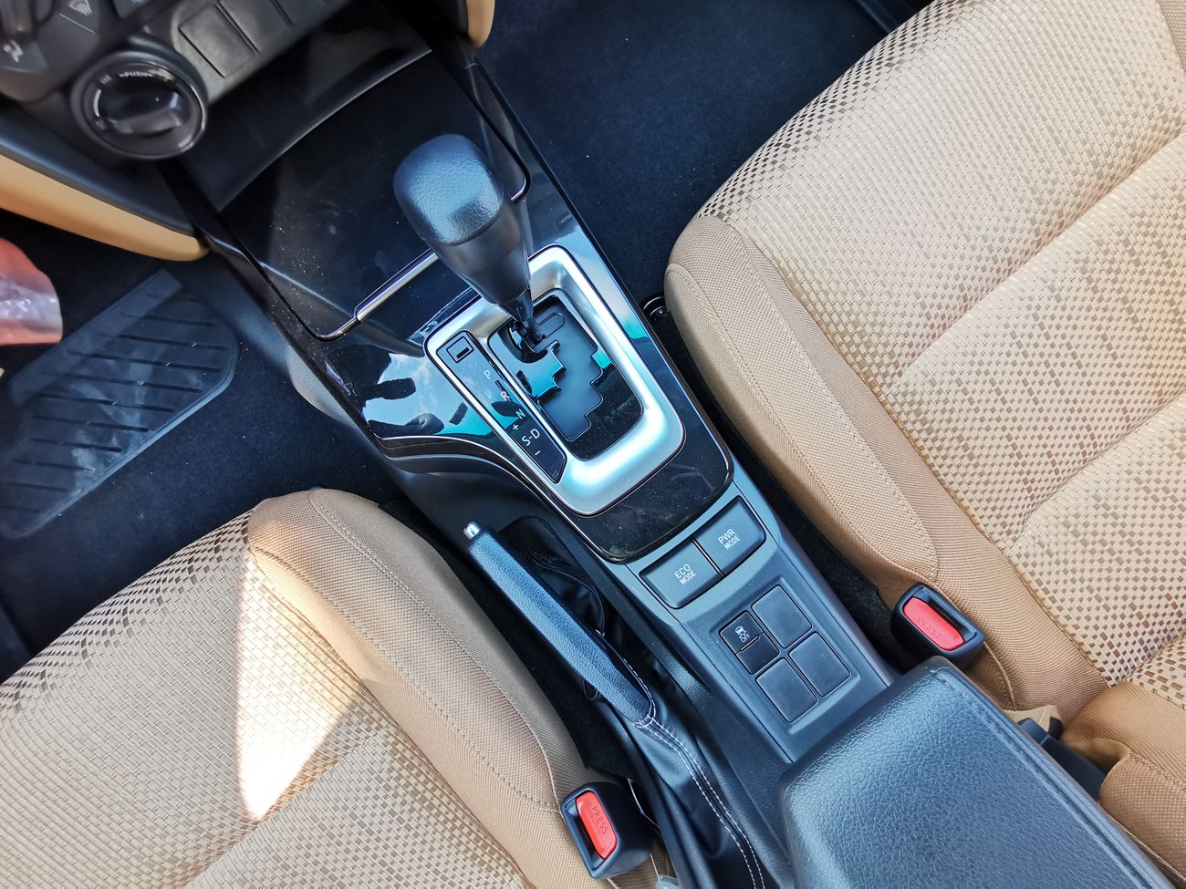 Toyota Fortuner 2.7L PETROL, 17" ALLOY RIMS, CRUISE CONTROL (CODE # TFGX21)