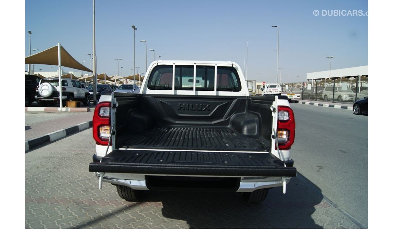 تويوتا هيلوكس 2.7L Petrol 4WD Double Cab GLX-S G Auto