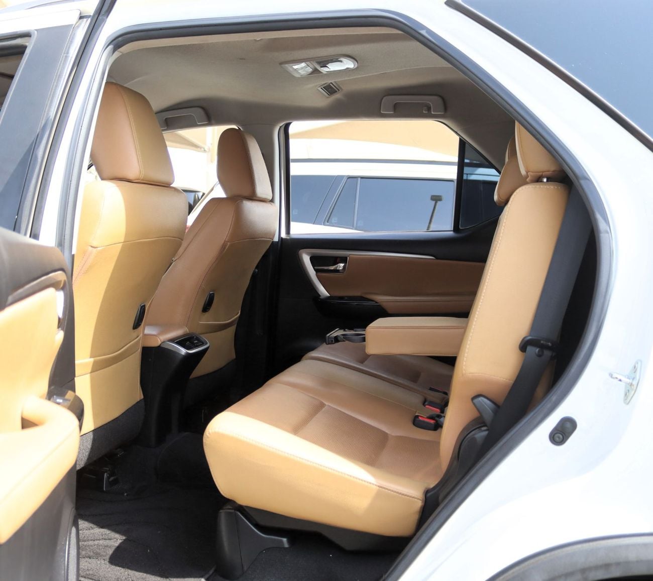 Toyota Fortuner VXR ACCIDENTS FREE - GCC - VXR - FULL OPTION - V6 - 4000 CC - PERFECT CONDITION INSIDE OUT
