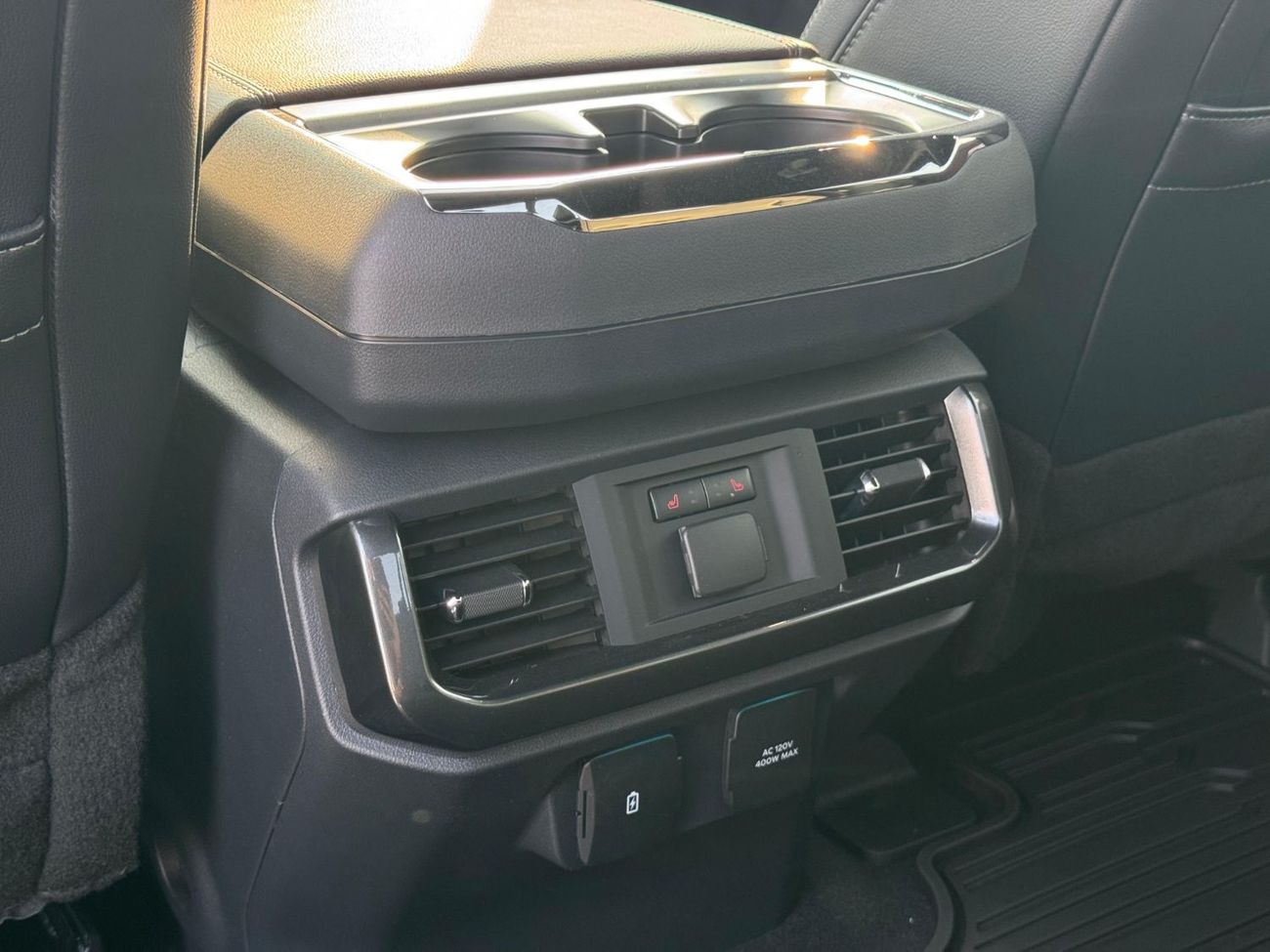 Ford F 150 Lariat Special Edition 3.5L Lariat 3.5L Petrol V6 2023 Export Price @ 165,000 AED