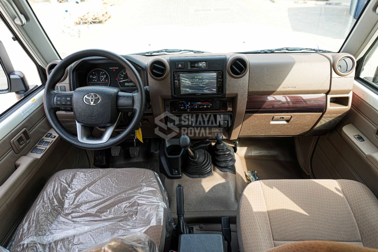 Toyota Land Cruiser Pick Up 2.8L DIESEL STANDARD-E DC MT WITH DIFF-LOCK 2026MY
