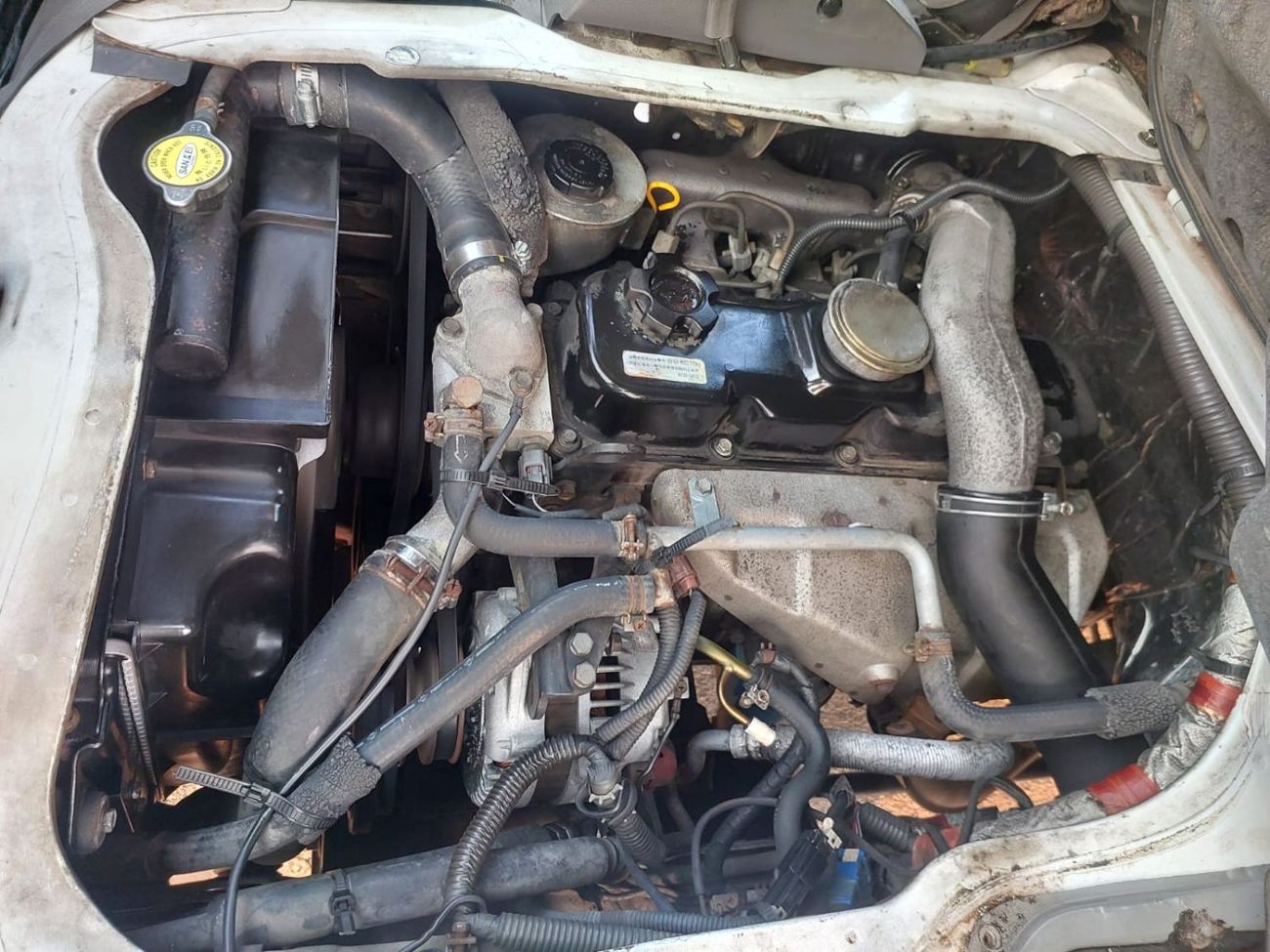 Nissan Caravan NISSAN CARAVAN VAN RHD 1997 MODEL 3.1 L DIESEL MANUAL(PM00945)