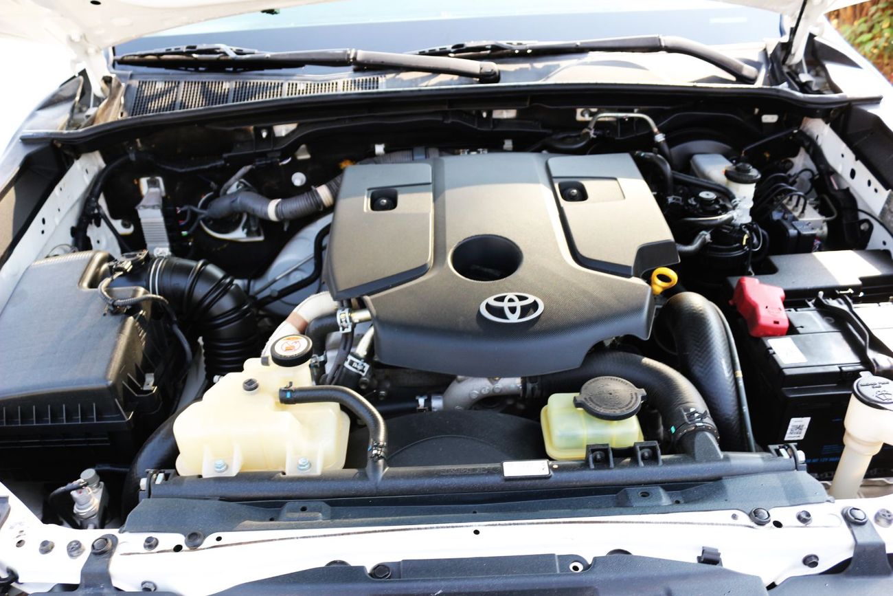 Toyota Hilux GL 2 2.4L 4WD