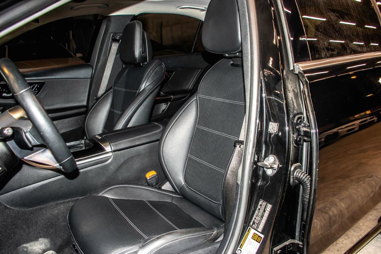 Mercedes Benz C300 STD (NON GCC)