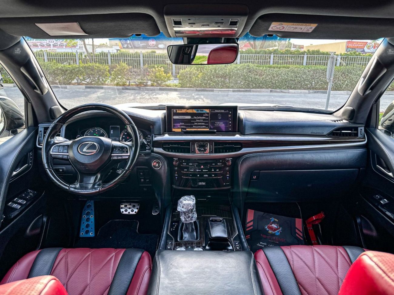 Lexus LX 570 Signature Black Edition 5.7L Lexus Lx570s Signature Black Edition / 5.7L V8 / Gcc Specification