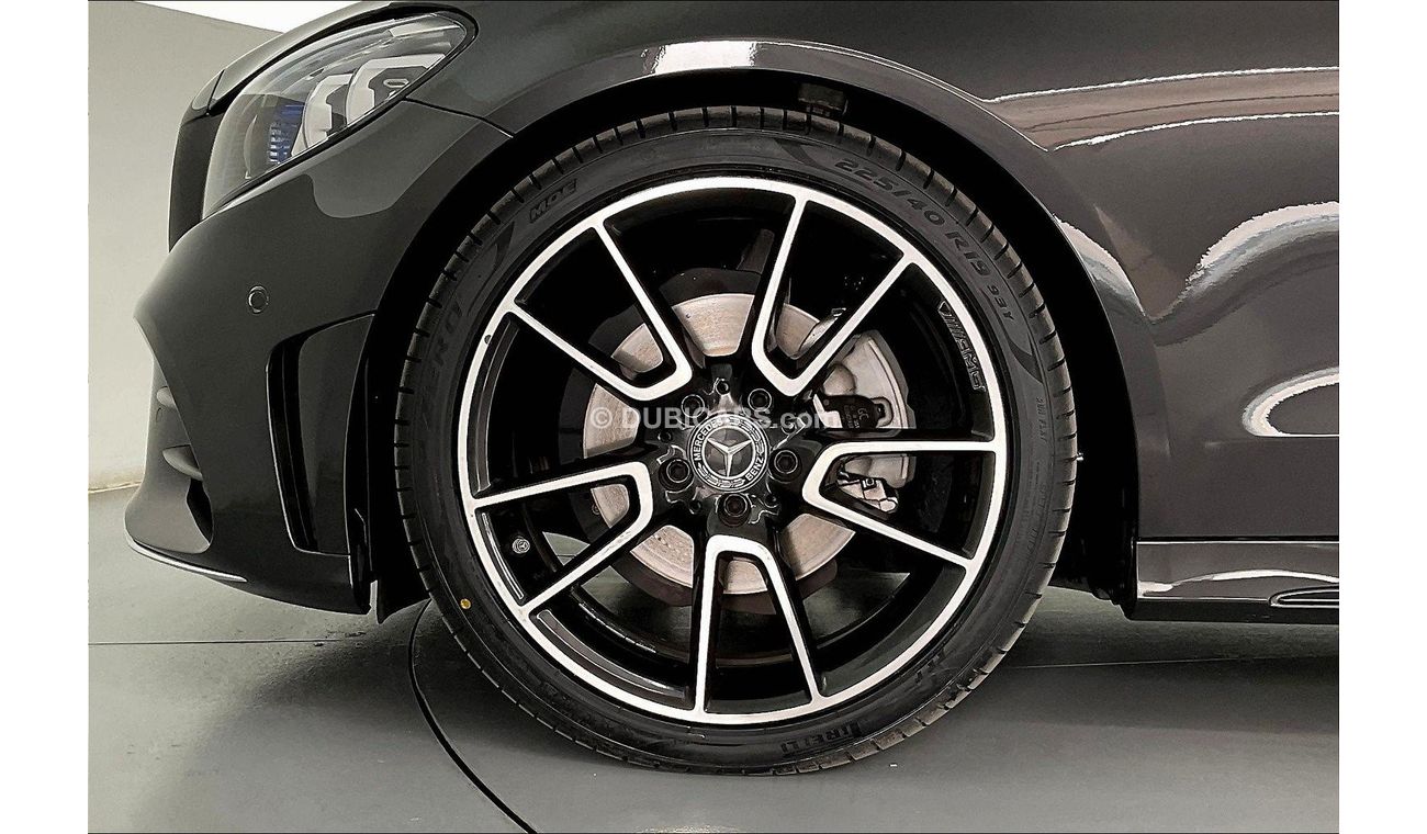 Mercedes-Benz C 200 Premium (AMG Line)