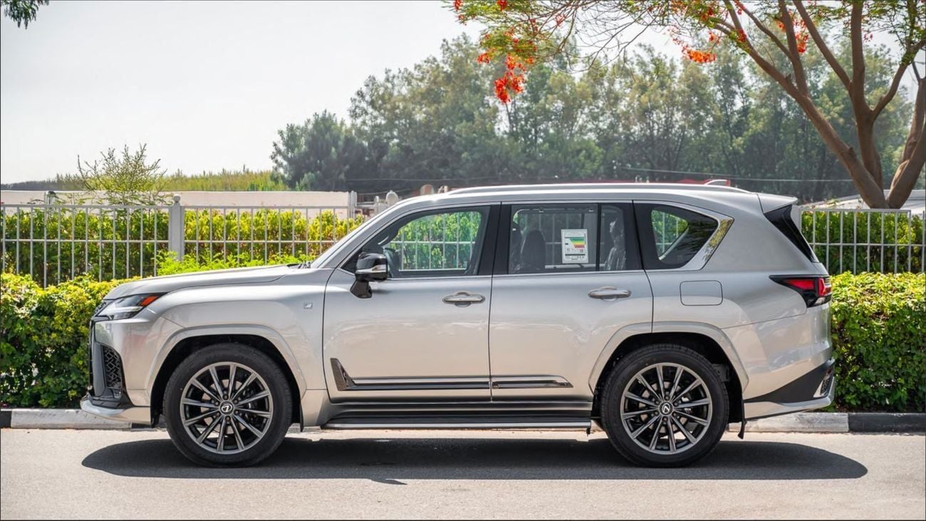 Lexus LX700h F SPORT F-SPORT 26/26 SILVER with BLACK INTERIOR