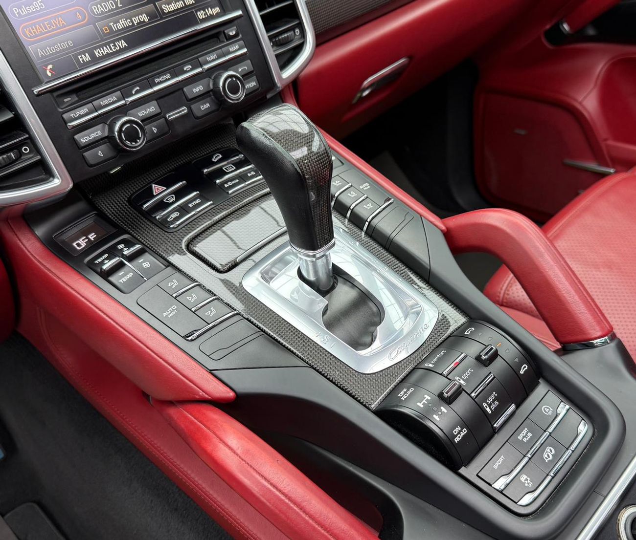 Porsche Cayenne GTS 3.6L 2016 Porsche Cayenne GTS, Carbon Fiber Interior, Fully Loaded, Excellent Condition, GCC