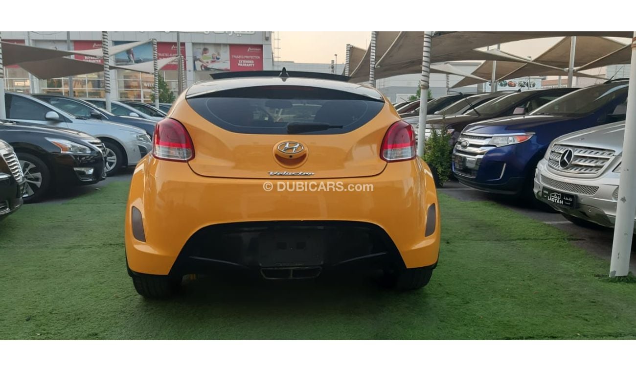 Hyundai Veloster American import, full option, panorama, leather screen, rear camera, cruise control, in excellent co