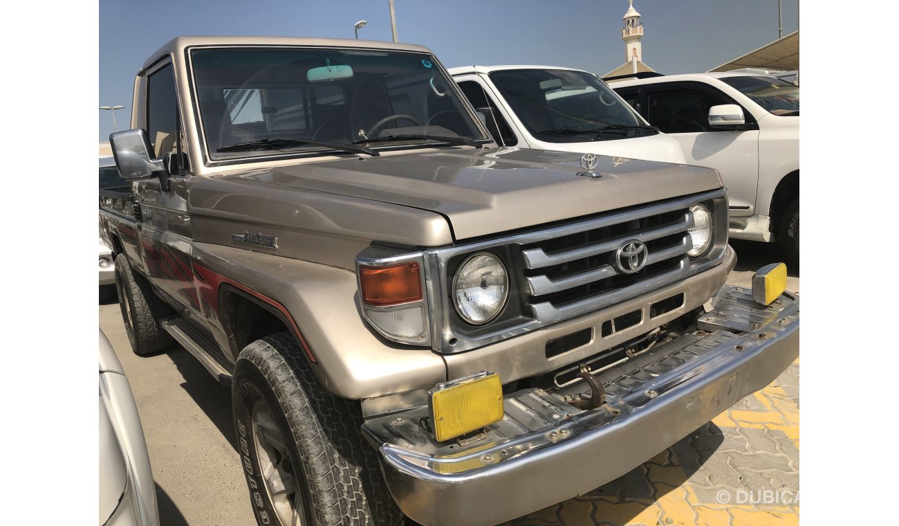 Toyota Land Cruiser Pick Up