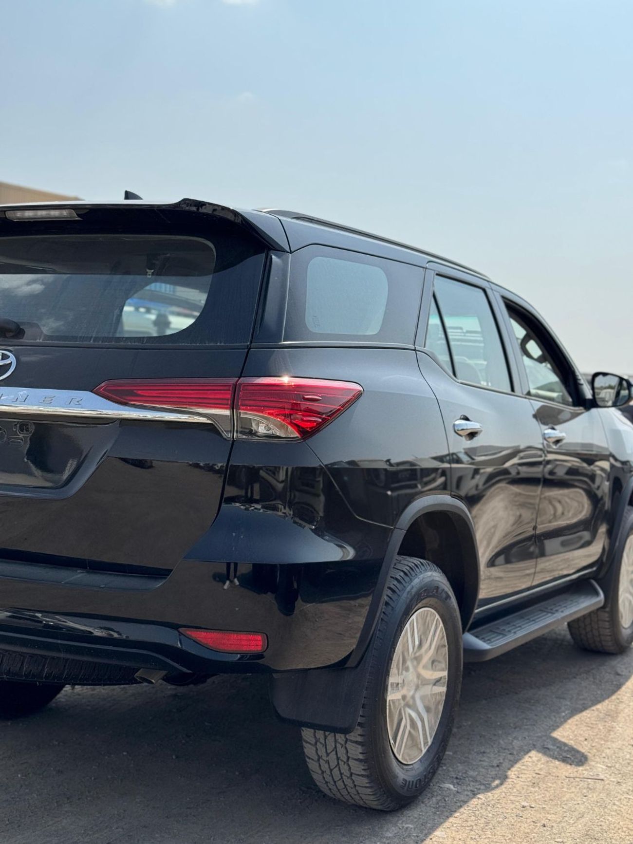 تويوتا فورتونر FORTUNER 2.7L PETROL V4 | AUTOMATIC | 0 KM | 03 YEARS WARRANTY