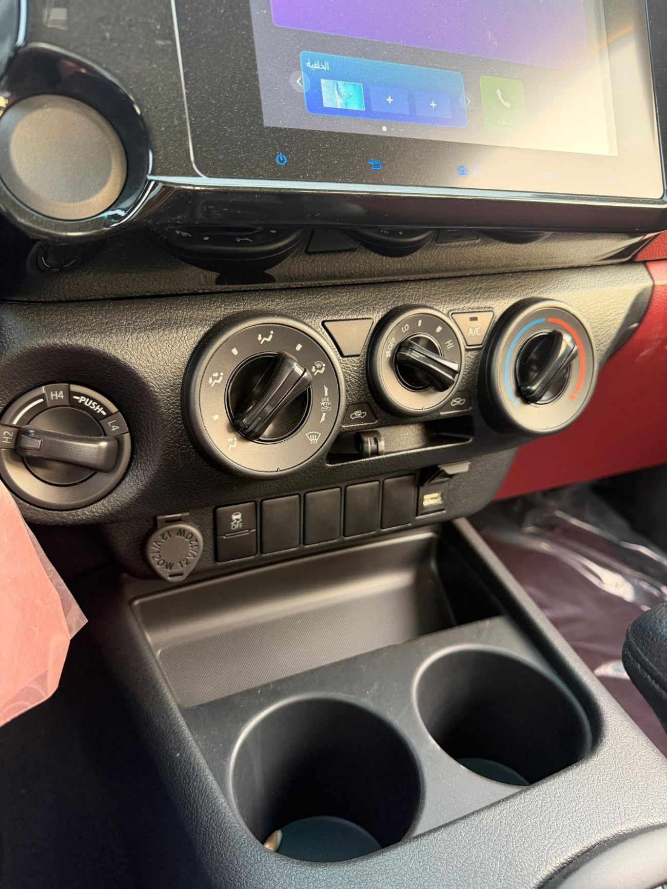 تويوتا هيلوكس DC 2.7L 4WD PETROL AUTOMATIC TRANSMISSION ( ONLY FOR RE-EXPORT