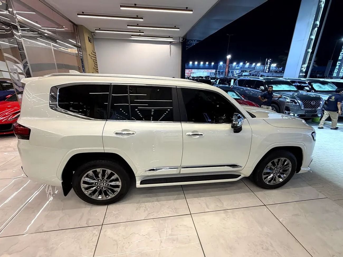 Toyota Land Cruiser VXR NON-TURBO – GCC AL-FUTTAIM – ONLY 3000 KM
