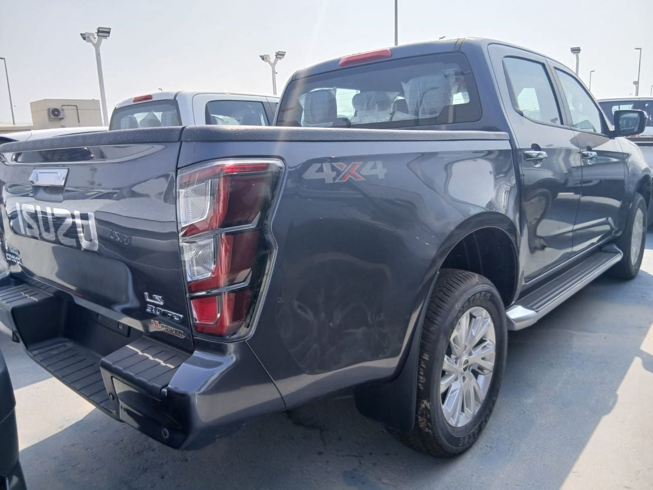 إيسوزو D ماكس
