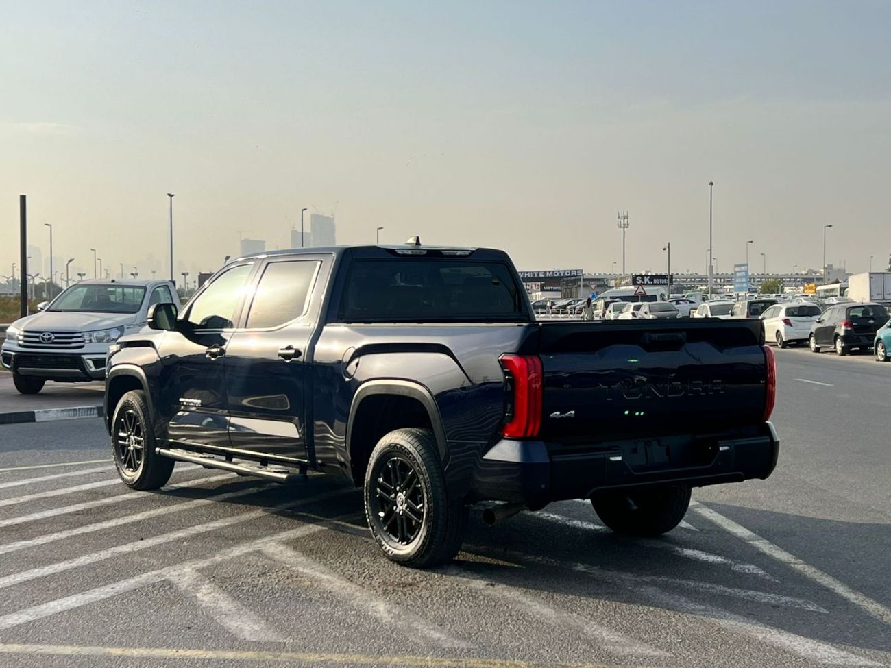 Toyota Tundra 2024 Toyota Tundra Crewmax SR5 - 3.4L V6  - AWD 4x4 - Rear Camera - Leather Seat - Low Mileage