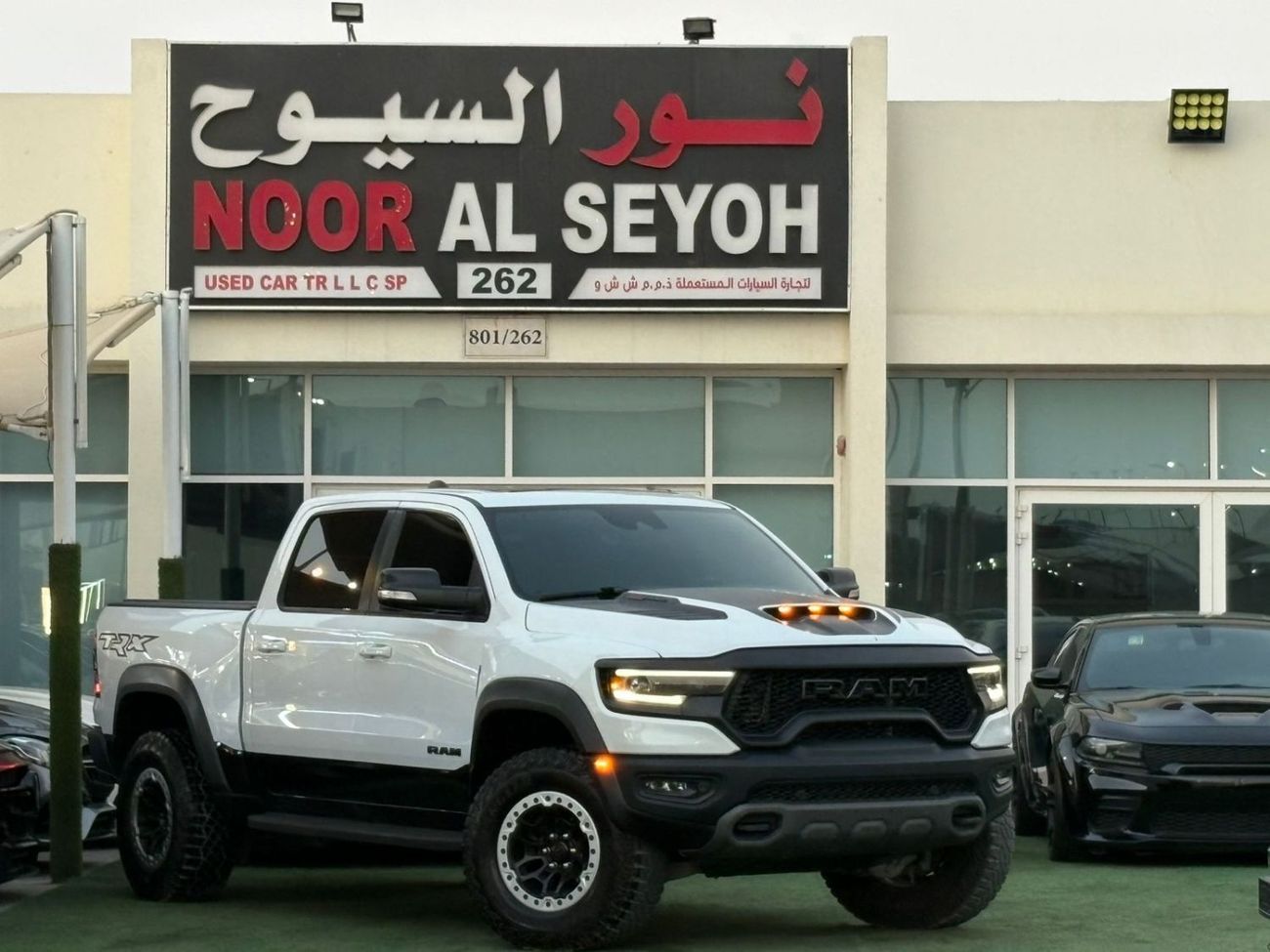 RAM 1500 TRX DODGE RAM TRX 6.2 L supercharged GCC 2022 Service History ( Under Warranty Oriainal Paint 707hp Full
