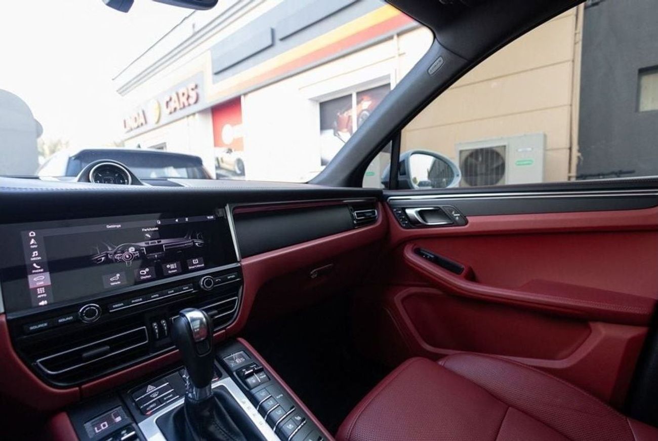 Porsche Macan Std 2.0L (252 HP) Porsche Macan 2021 GCC under Warranty with Flexible Down-Payment.