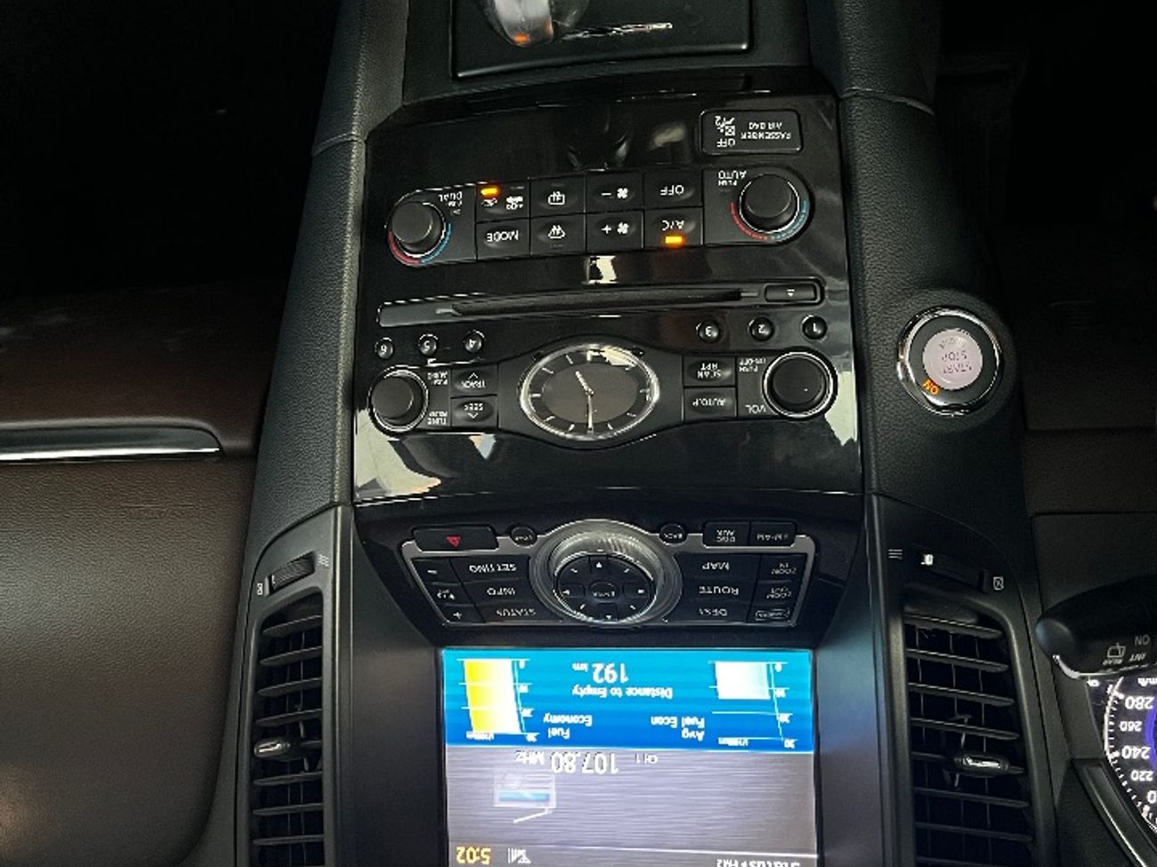 Infiniti QX70 Luxe Sensory