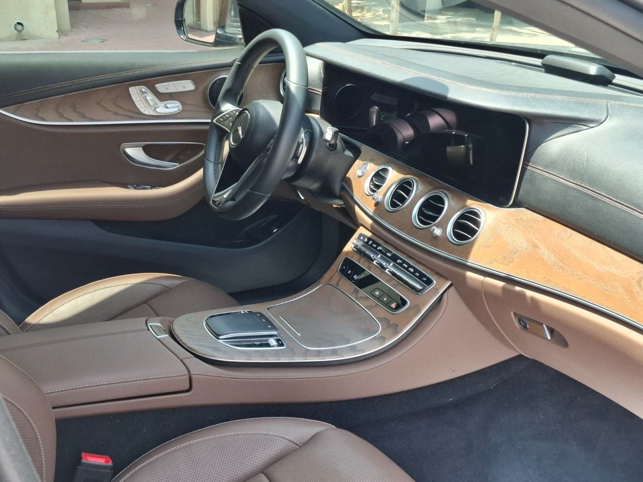 مرسيدس بنز E 250 STD (NON-GCC) مرسيدس بنز 2022