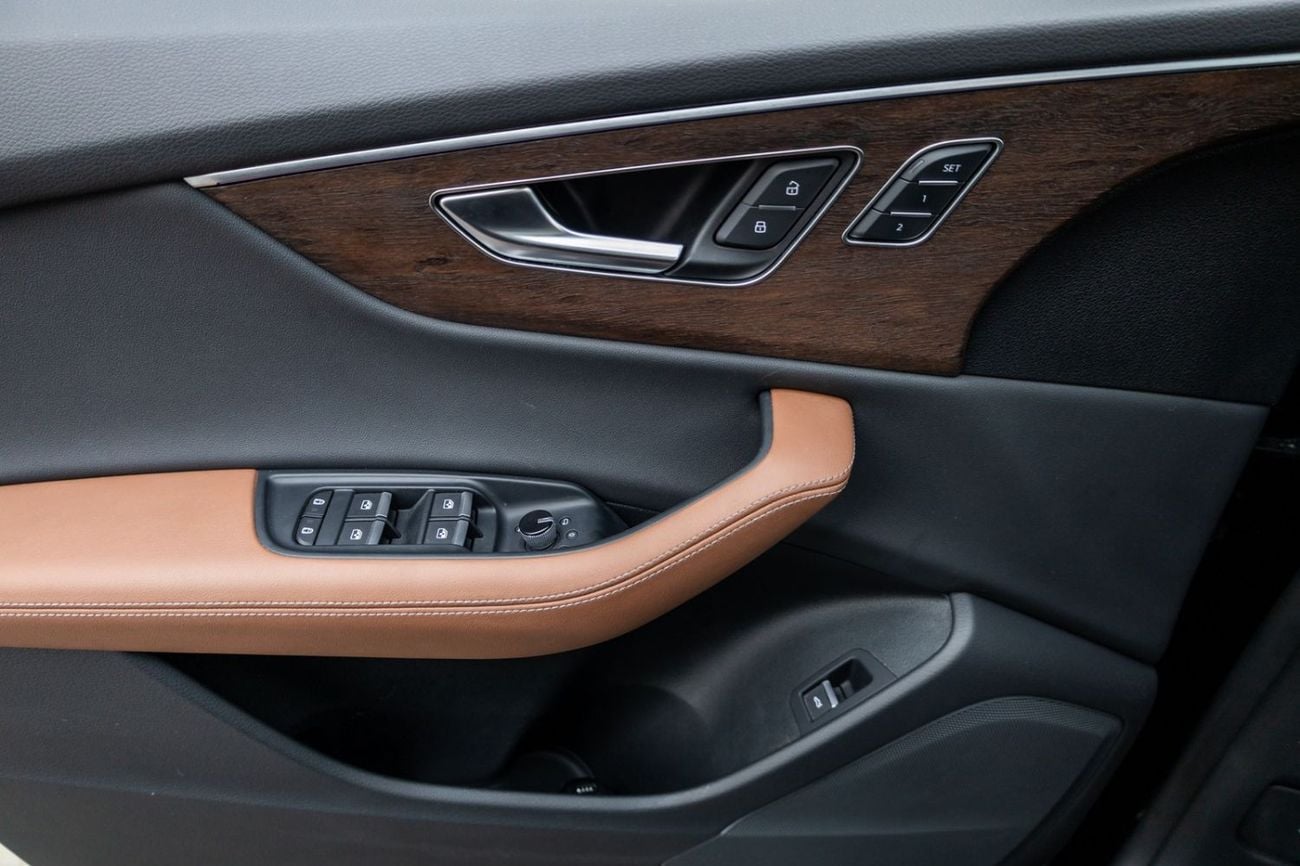 Audi Q8 55 TFSI quattro (340 HP) 2024 Audi Q8 55TFSI Quattro GCC | Agency Warranty | Service Contract