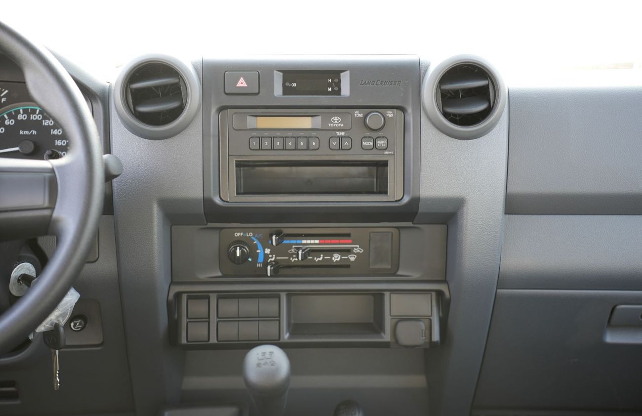 Toyota Land Cruiser Pick Up LC79 DSL DC 4.2L MT/TEVT4 Basic