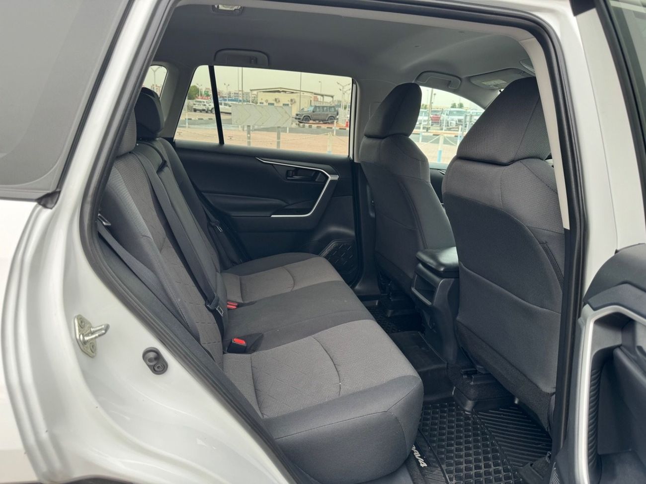 Toyota RAV4 LE 2019 KEY START 4x4 CANADA SPEC