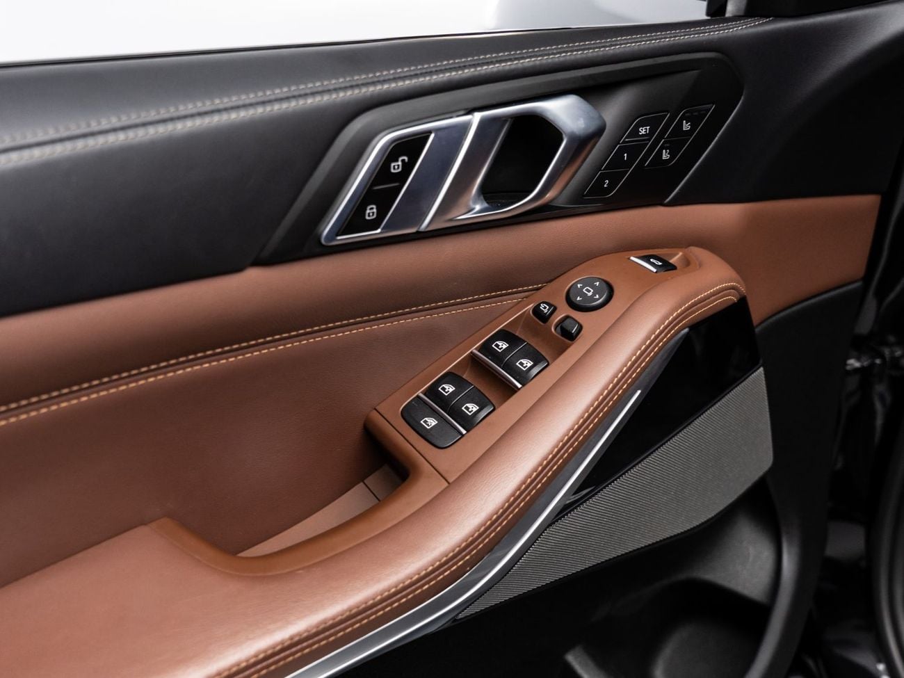بي أم دبليو X5 XDRIVE M50I BUY NOW, PAY 2027 | THE BLACKLINE STANDARD | 2027 BMW Warranty + Service Contract, GCC