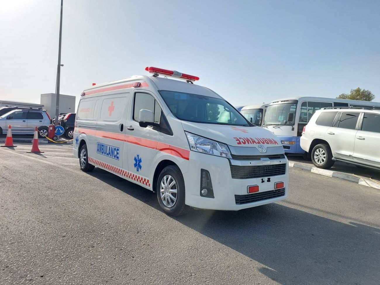 Toyota Hiace TOYOTA HIACE VAN AMBULANCE RHD 2020 MODEL 2.8 L DIESEL AUTOMATIC(PM04938)