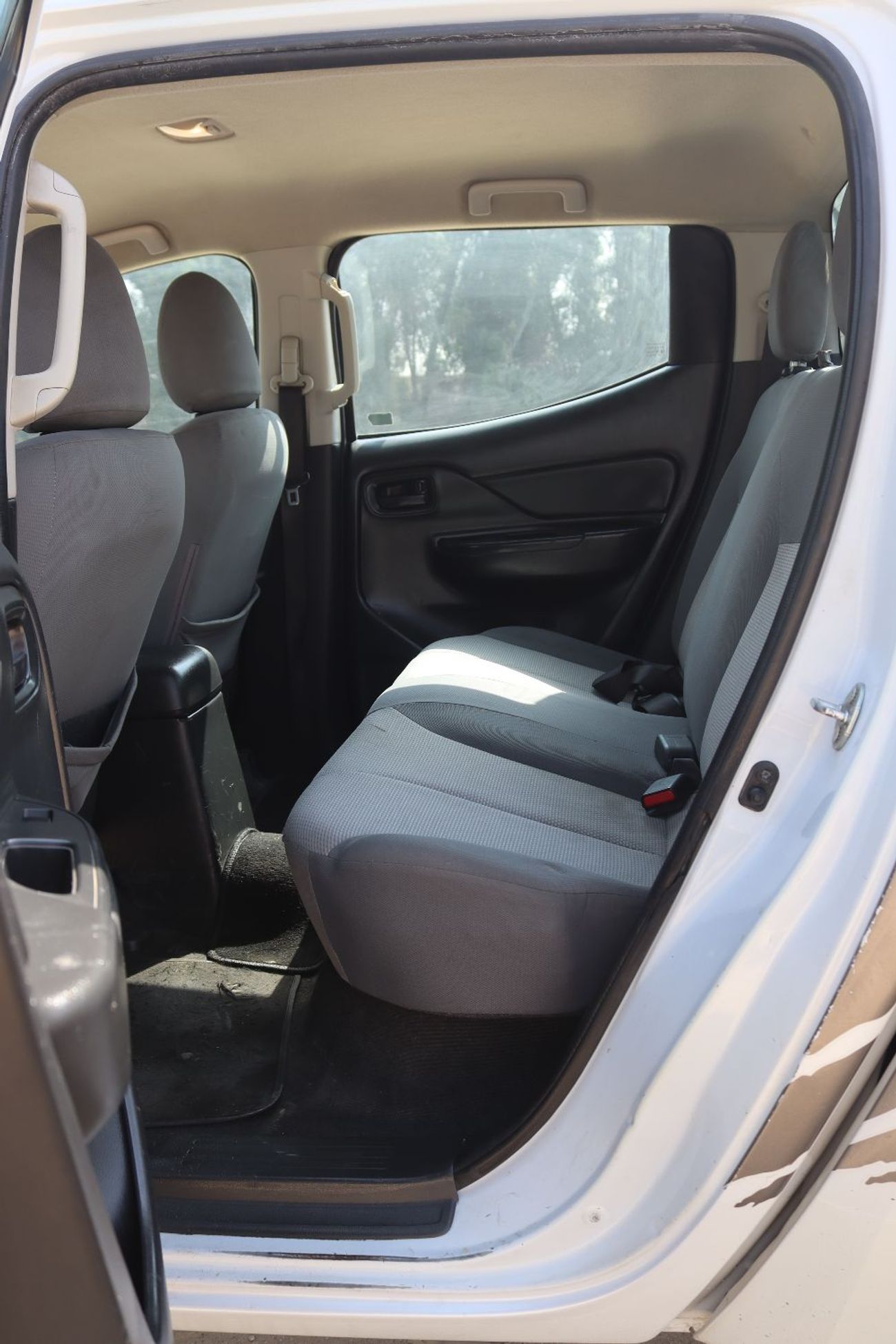 Mitsubishi L200 GL 2.5L Double Cab Utility 4WD Mitsubishi L200 - 2020 - GCC- Accident-free - 2.5L- 4X4 - in excellen