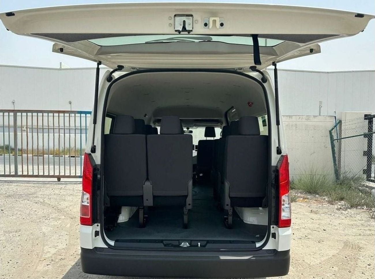 تويوتا هاياس GL TOYOTA HIACE 3.5 PASSENGER MANUAL TRANSMISSION 2025 MODEL