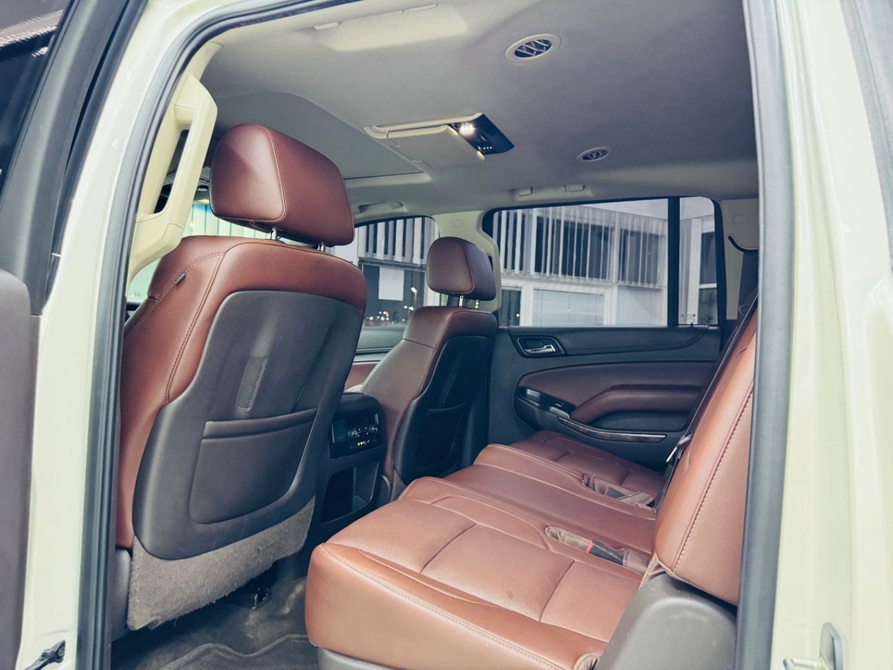 Chevrolet Suburban LTZ 5.3L 4WD