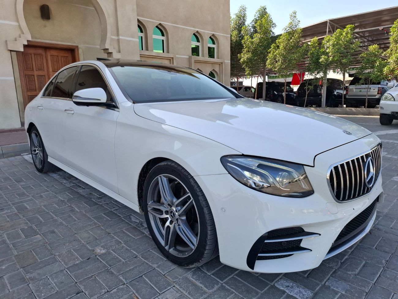 Mercedes-Benz E300 Mercedes-Benz E300 2018 full option