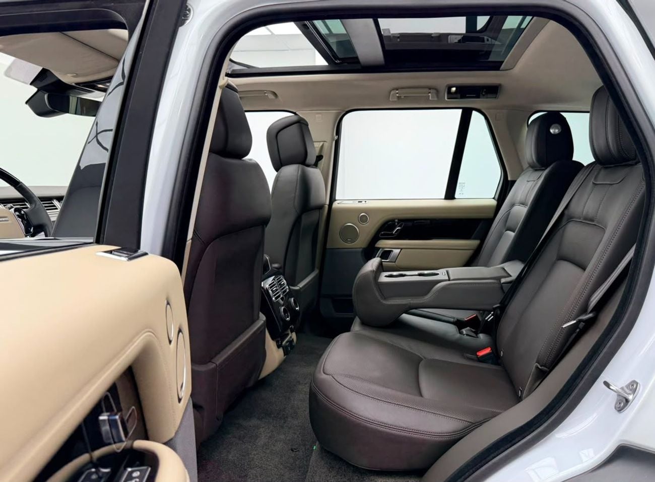 Land Rover Range Rover VOGUE 2019 Range Rover Vogue HSE, Warranty, Full Range Rover Service History, Excellent Condition, GCC