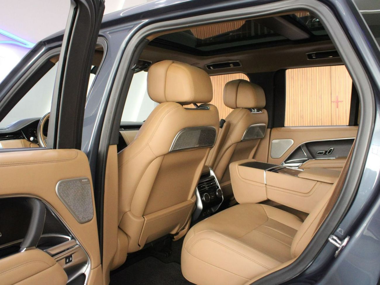 لاند روفر رينج روفر Vogue P550 Autobiography | BRAND NEW!