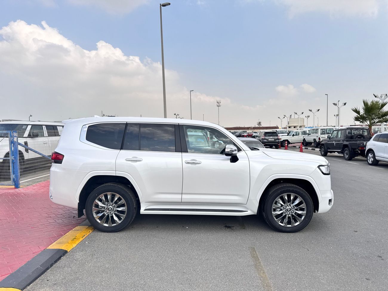 Toyota Land Cruiser 300 ZX 2024 Petrol 3.5L RHD Brand New 0Km