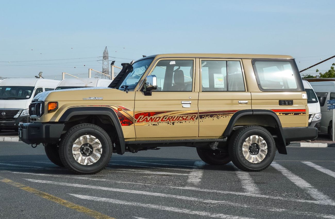 Toyota Land Cruiser 70 TOYOTA LAND CRUISER 76 2.8L 4WD DIESEL SUV 2026