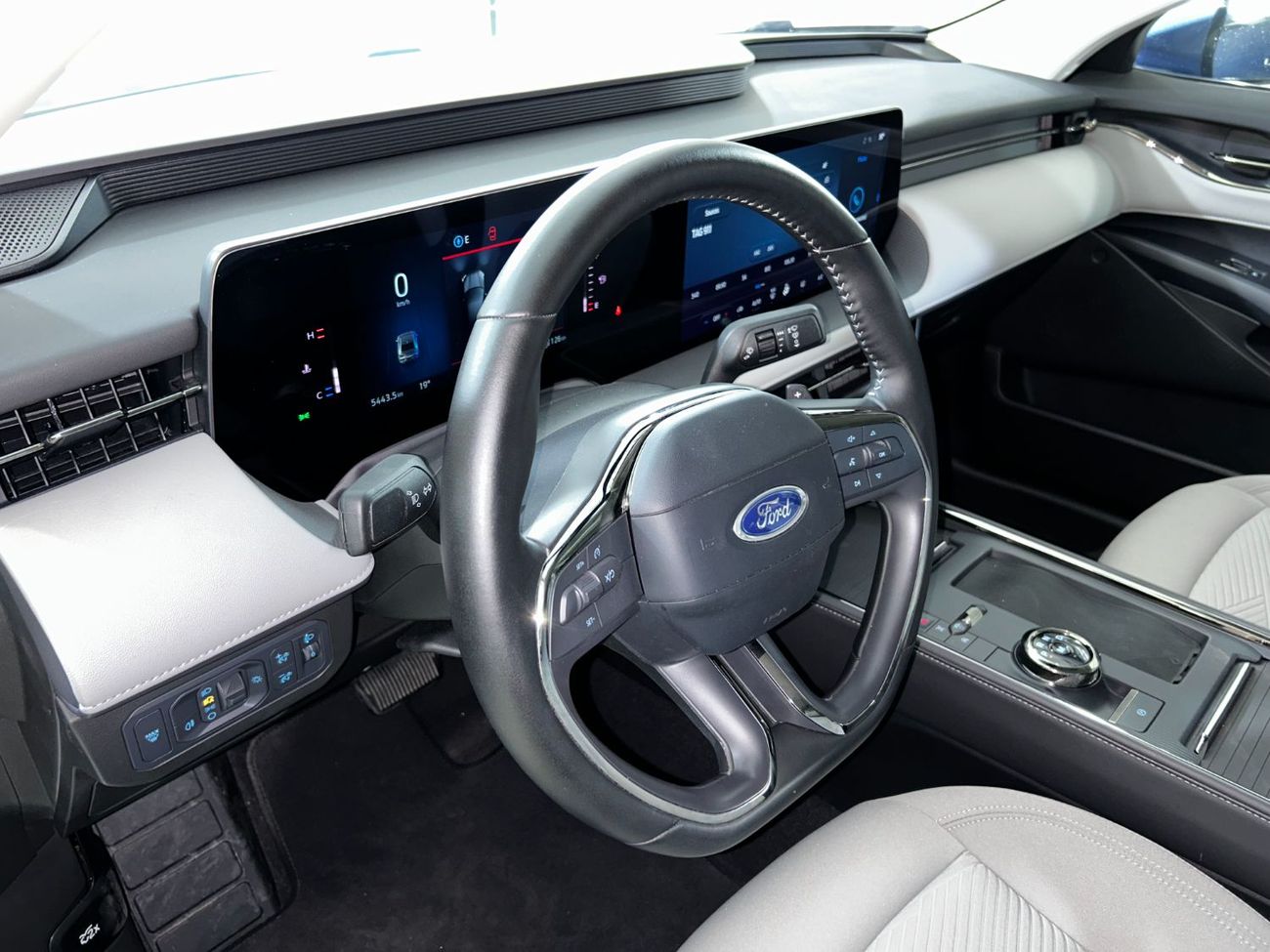 Ford Taurus TPC1225N TAURUS AMBIENTE 2.0L GTDI AT CLTH AHL CC + REMOTE START