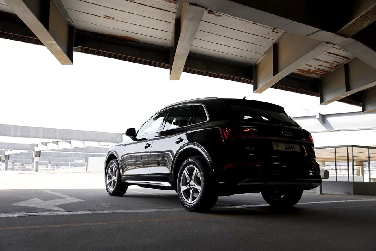 أودي Q5 45 TFSI Quattro Design 2.0L