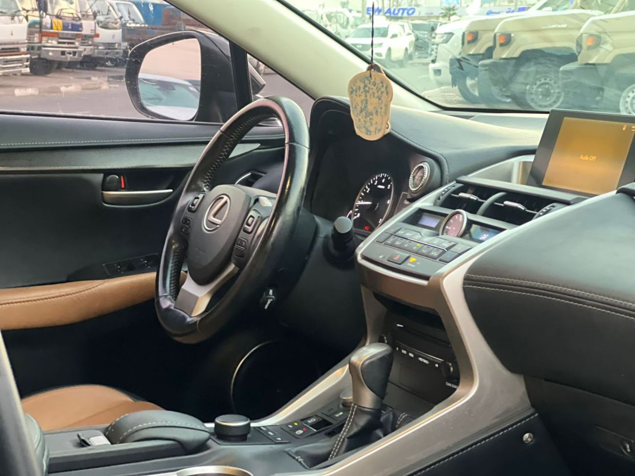 لكزس NX200t 2016 Lexus NX200t Turbo 2.0L V4 - AWD 4x4  - Rear Camera - Leather Seat & - Auto trunk