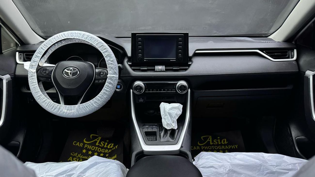 تويوتا راف ٤ XLE Full Option