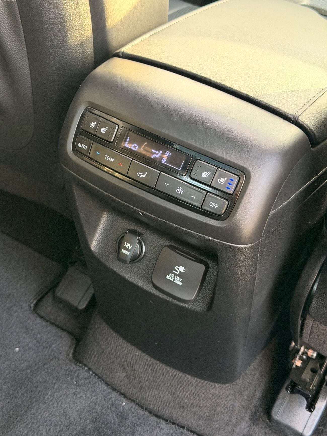 Hyundai Palisade Calligraphy 3.8L / panoramic, 360 camera // head up display full option