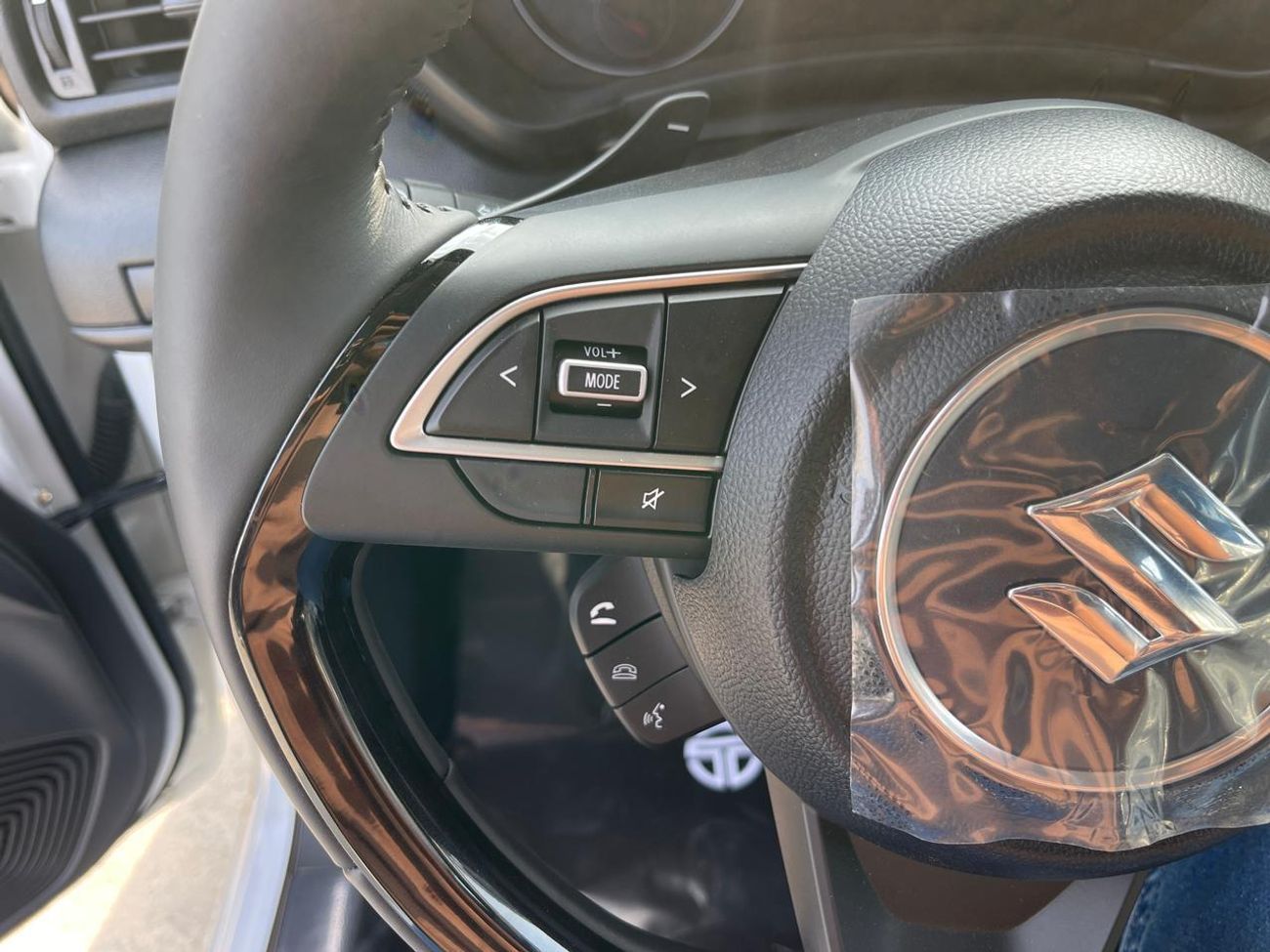 Suzuki Swift 1.2L 2026 double tone